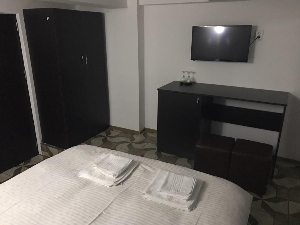 Pensiunea Marcello Iasi Exteriör bild