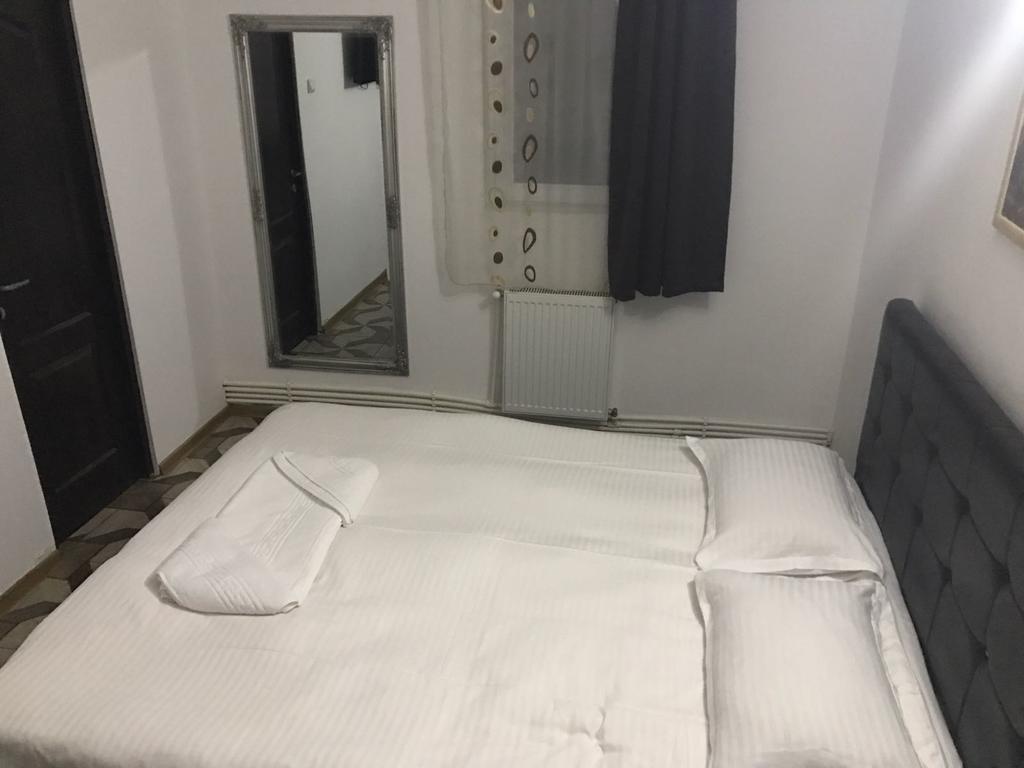 Pensiunea Marcello Iasi Exteriör bild